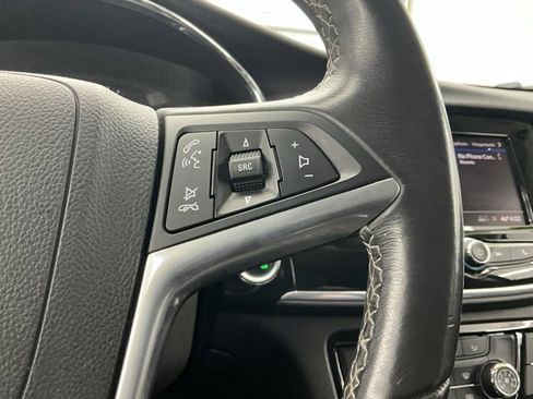 Used 2022 Buick Encore Preferred image 18