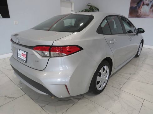 Used 2021 Toyota Corolla LE w/ Carpet Mat Package (TMS) FWD image 3