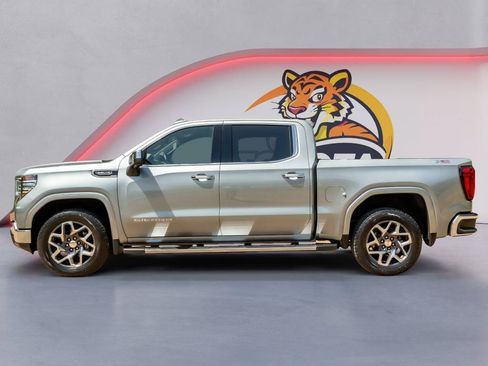 Used 2025 GMC Sierra 1500 SLT w/ SLT Premium Plus Package AWD/4WD image 9