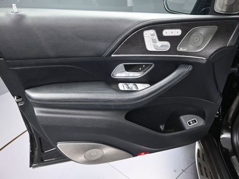 Used 2021 Mercedes-Benz GLS 580 4MATIC image 11