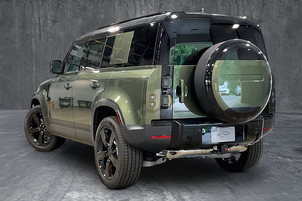 New 2026 Land Rover Defender 110 S AWD/4WD image 3