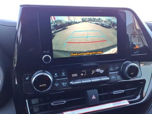 New 2026 Toyota Highlander XLE image 19