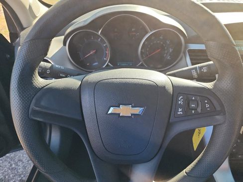 Used 2014 Chevrolet Cruze LS image 16
