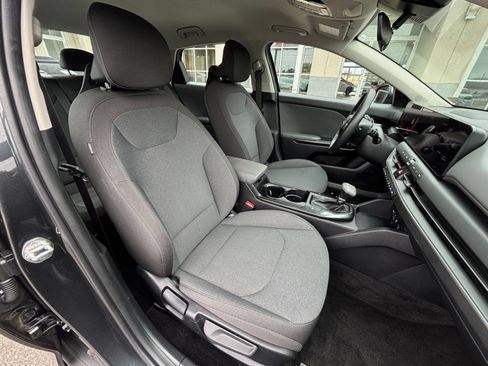 Used 2025 Kia K4 FWD image 35
