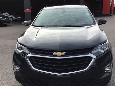 Used 2020 Chevrolet Equinox LS image 2