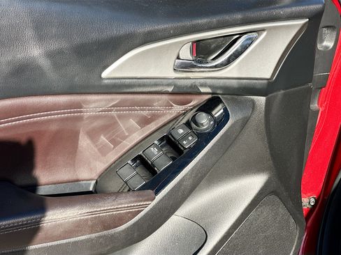 Used 2017 MAZDA MAZDA3 Touring w/ Popular Equipment Package image 17