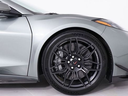 Used 2024 Chevrolet Corvette Z06 w/ Z07 Performance Package RWD image 17