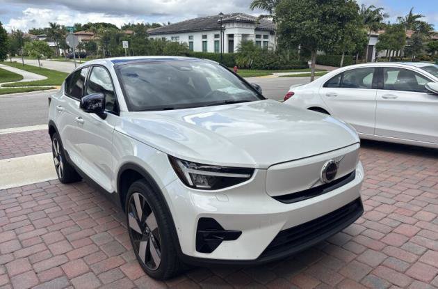 Used 2023 Volvo C40 P8 Recharge Plus w/ Climate Package AWD/4WD image 2