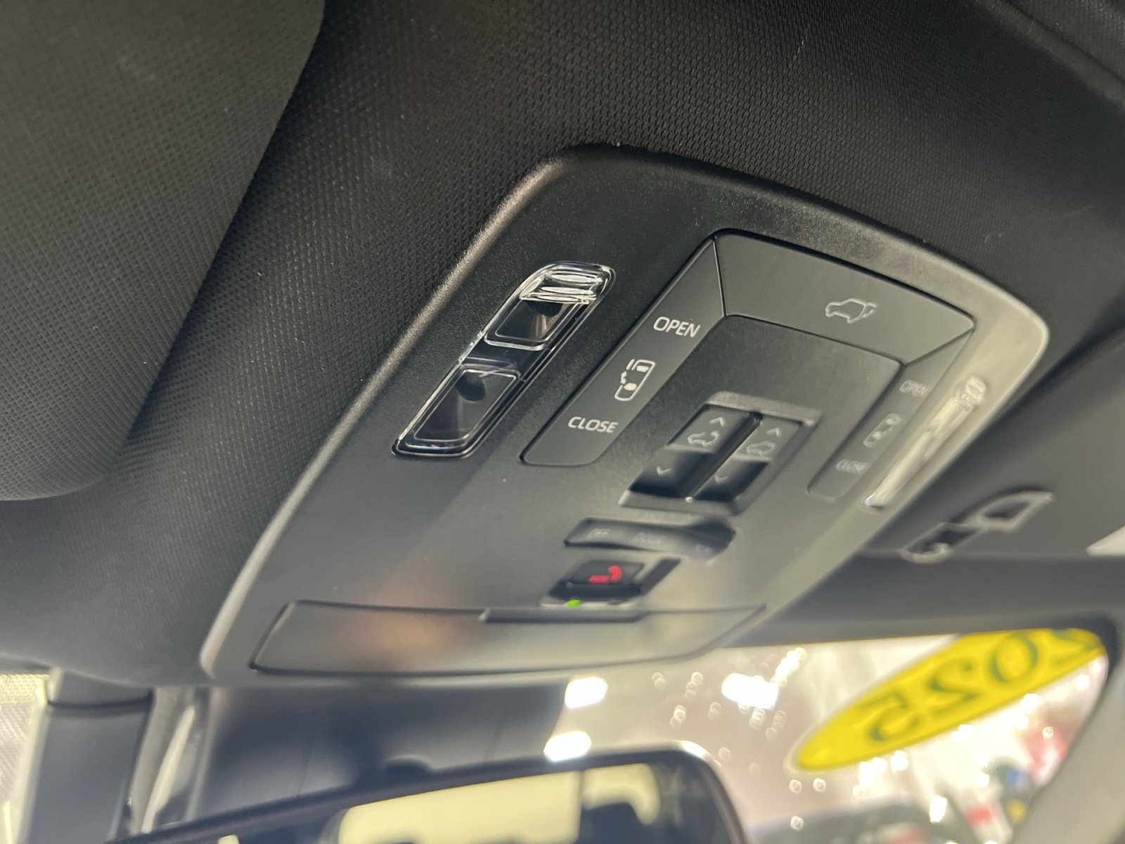 Used 2025 Toyota Sienna XSE w/ XSE Plus Package AWD/4WD image 36