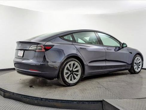 Used 2022 Tesla Model 3 Standard Range image 7