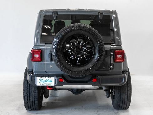 Used 2019 Jeep Wrangler Unlimited Sahara AWD/4WD image 29