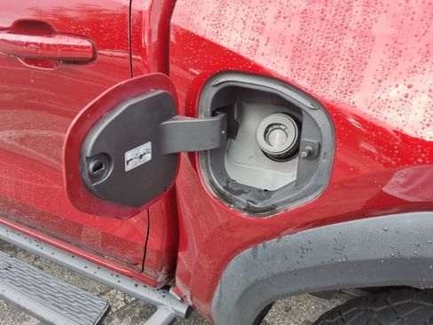 Certified 2024 GMC Canyon AT4 w/ LPO, Off Road Lift Package AWD/4WD image 12
