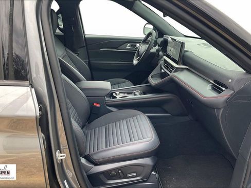 New 2026 Ford Explorer ST-Line image 8