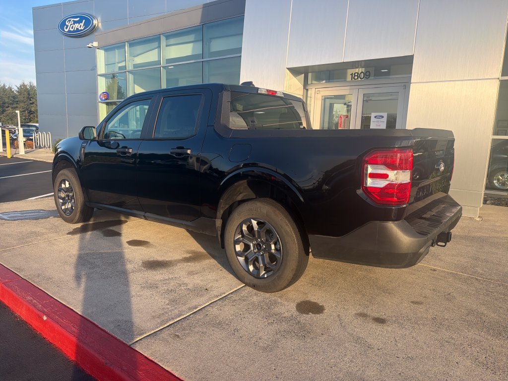 Used 2026 Ford Maverick XLT w/ Equipment Group 301A AWD/4WD image 2