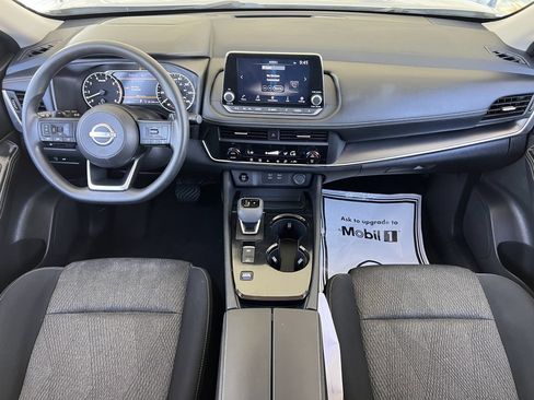 Used 2024 Nissan Rogue SV FWD image 8