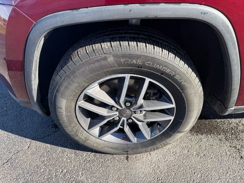 Used 2021 Jeep Grand Cherokee Limited image 12