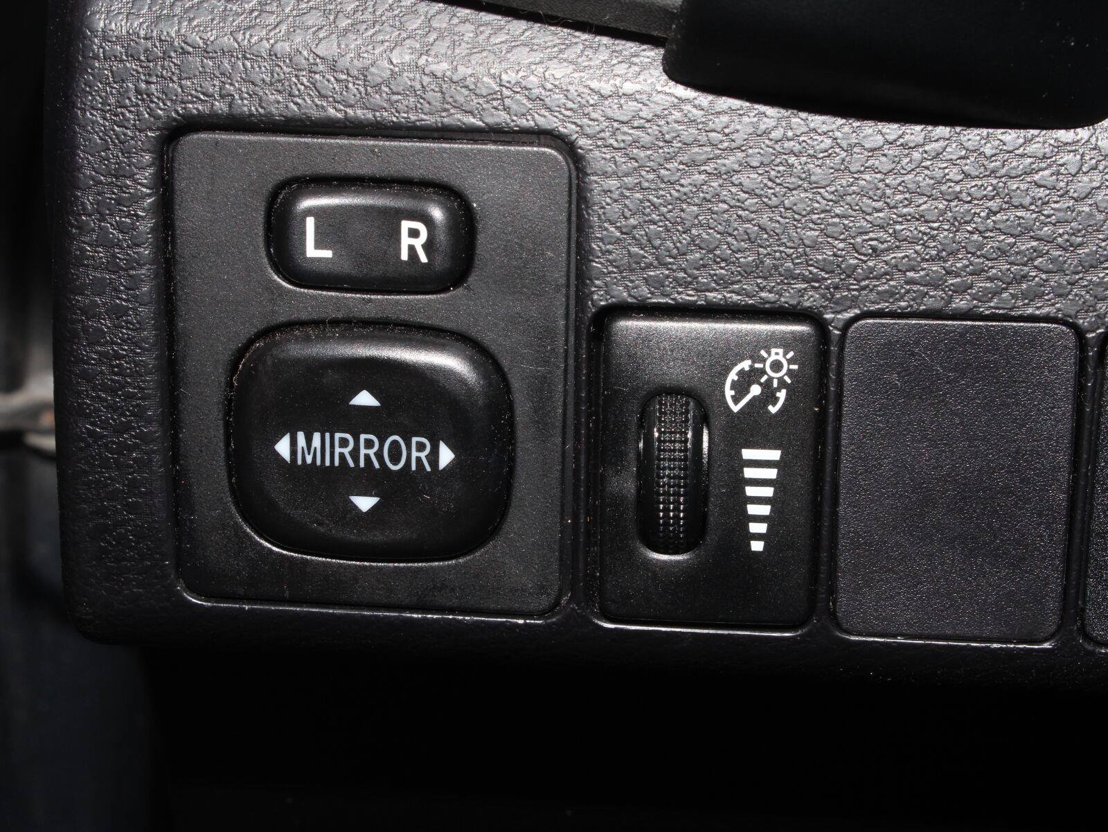 Used 2018 Toyota Corolla LE FWD image 10