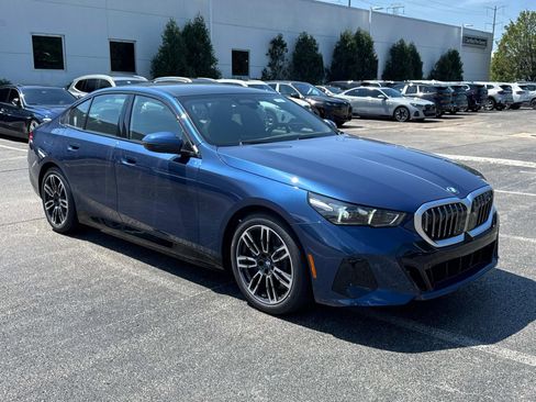New 2026 BMW 550e xDrive AWD/4WD image 3