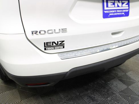 Used 2015 Nissan Rogue SV AWD/4WD image 37