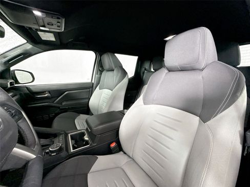 Used 2024 Toyota Tacoma TRD Off-Road image 3