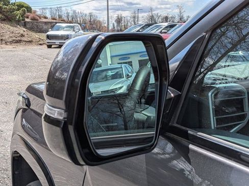 Used 2024 Toyota Tundra Platinum image 11