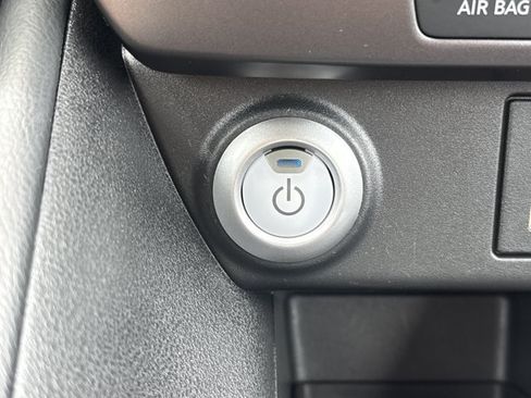 Certified 2025 Nissan Leaf S FWD image 18