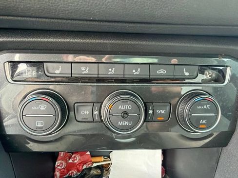 Used 2019 Volkswagen Tiguan SEL FWD image 11