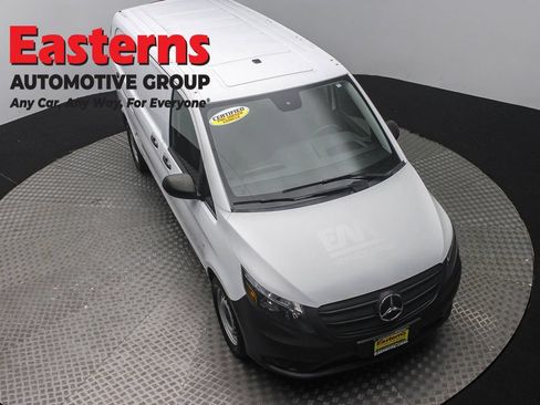 Used 2023 Mercedes-Benz Metris image 3