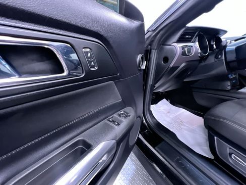Used 2016 Ford Mustang GT RWD image 12