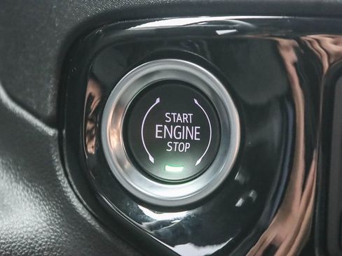 Used 2025 GMC Sierra 1500 Elevation image 29