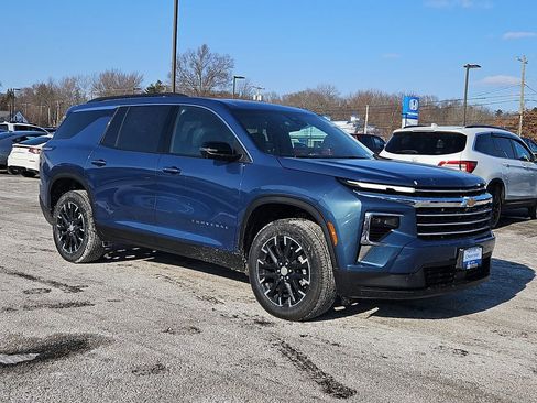 New 2026 Chevrolet Traverse LT w/ Sun and Wheel Package image 2