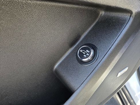 Used 2019 Chevrolet Traverse LT w/ LT Premium Package FWD image 21