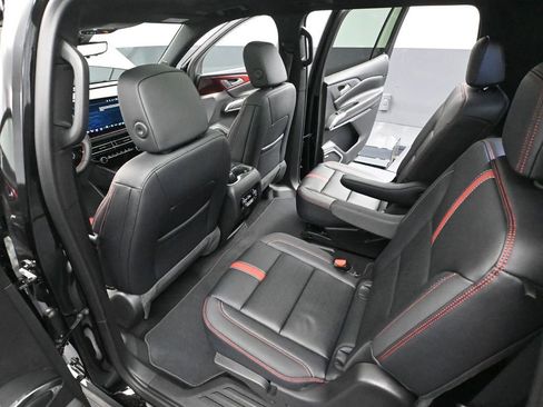 Used 2026 Chevrolet Traverse RS image 40