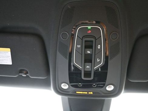 Used 2021 Audi RS Q8 4.0T image 32