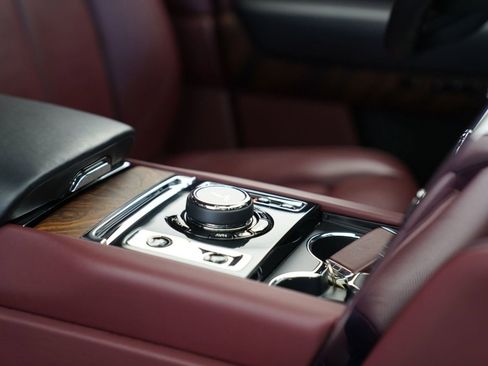 Used 2020 Rolls-Royce Cullinan AWD/4WD image 38