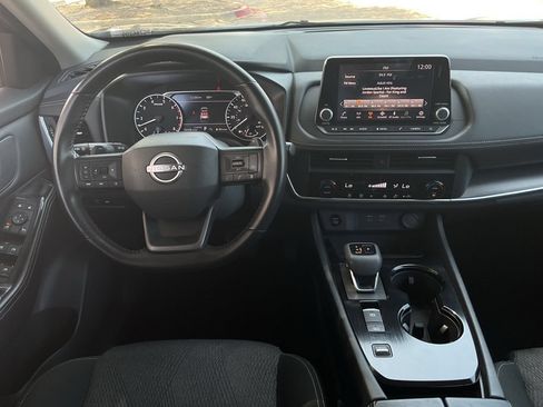 Used 2025 Nissan Rogue SV FWD image 9