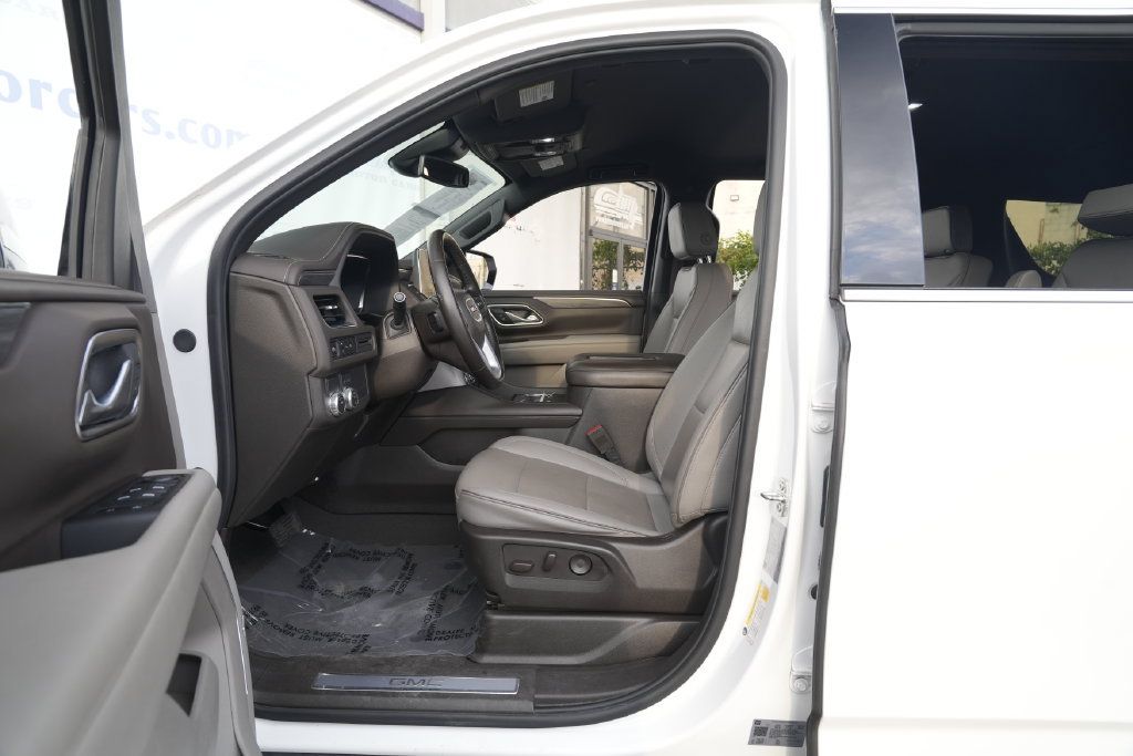 Used 2024 GMC Yukon SLT RWD image 17