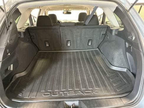 Used 2017 Subaru Outback 2.5i Premium AWD/4WD image 23