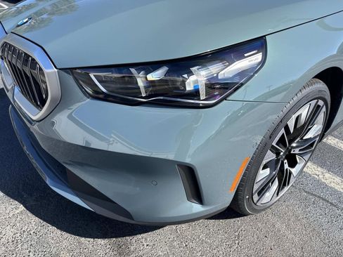 New 2026 BMW 530i xDrive w/ Premium Package AWD/4WD image 9