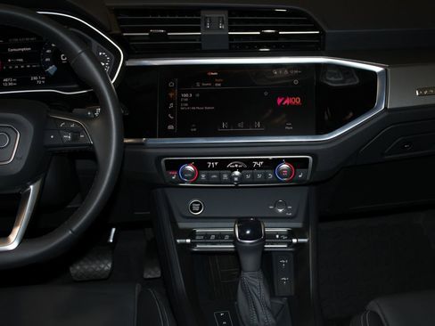 Certified 2025 Audi Q3 2.0T Premium w/ Convenience Package image 21