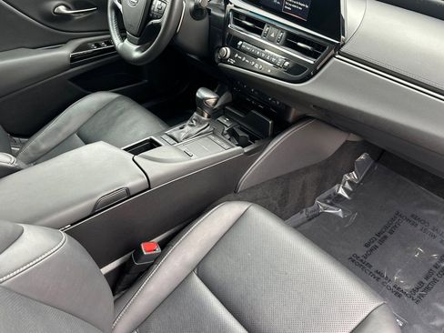 Certified 2022 Lexus ES 350 w/ Premium Package image 18