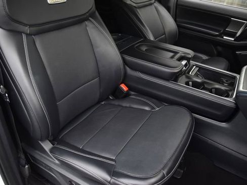 Used 2025 Ford Expedition Max Platinum AWD/4WD image 32