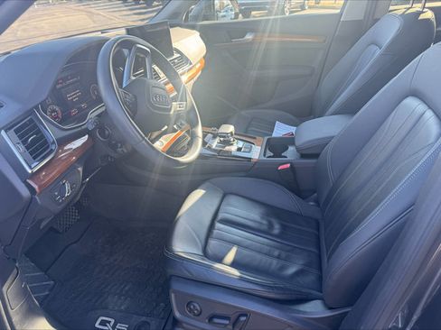 Used 2023 Audi Q5 2.0T Premium Plus w/ Premium Plus Package image 6