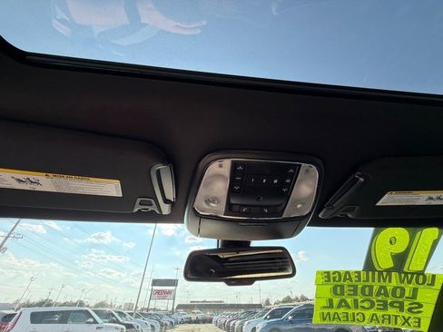Used 2019 Chrysler 300 S w/ 300S Premium Group RWD image 48