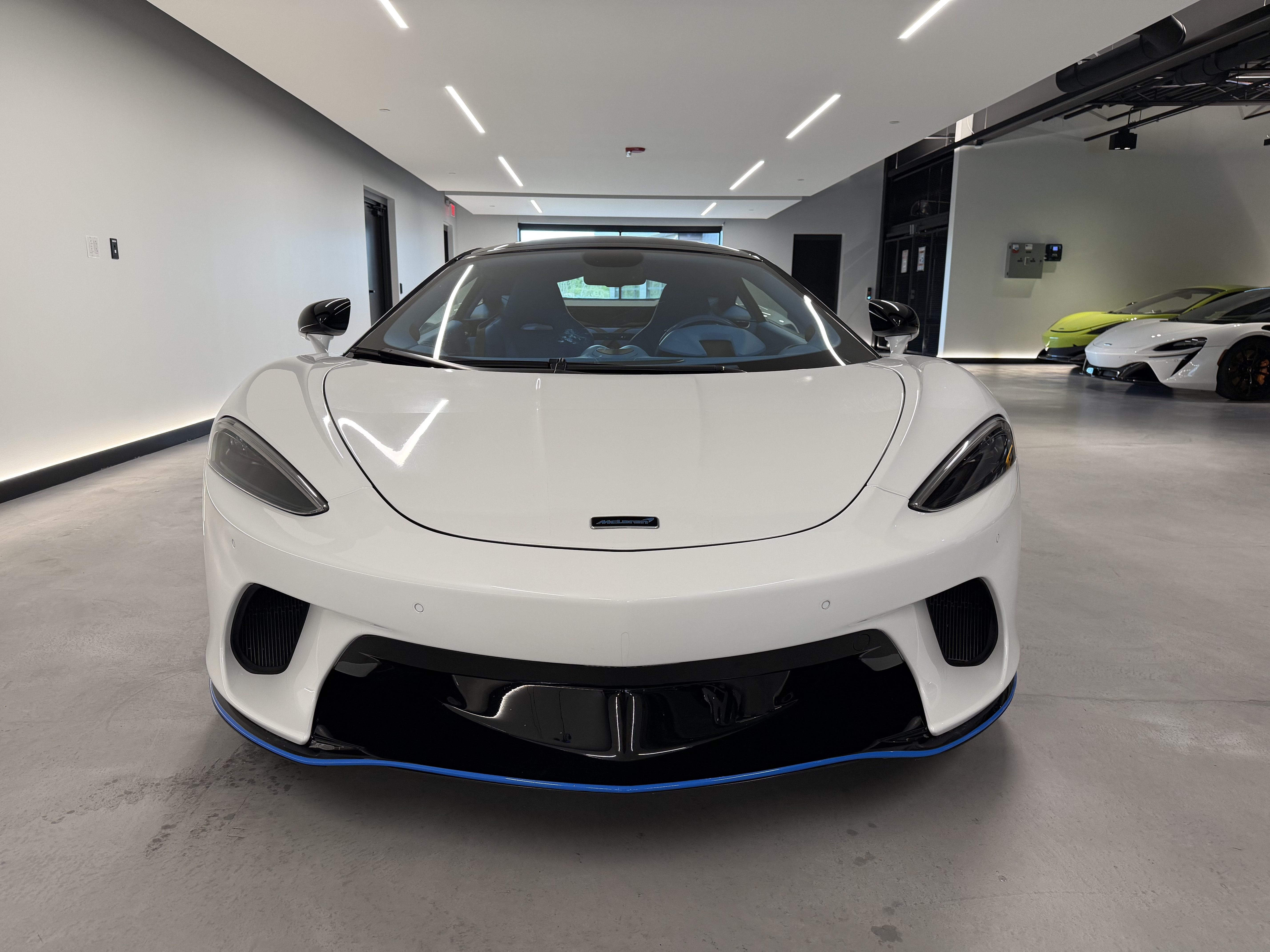Used 2023 McLaren GT RWD image 6