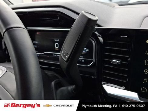 Certified 2025 GMC Sierra 1500 SLT image 17