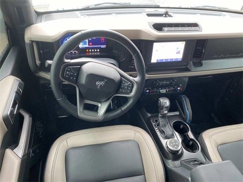 Used 2023 Ford Bronco Wildtrak image 49