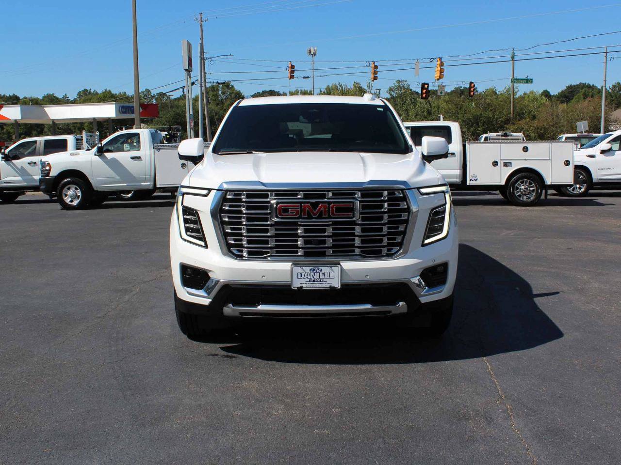 Used 2025 GMC Yukon Denali RWD image 5