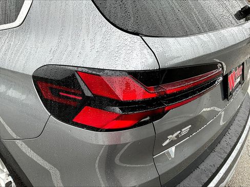 Used 2025 BMW X5 xDrive40i w/ Parking Assistance Package AWD/4WD image 23