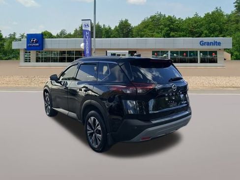 Used 2021 Nissan Rogue SV w/ Premium Package image 9